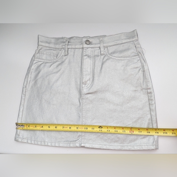 NWT DKNY Women's (Size 26) Silver Metallic-Foiled High-Rise Mini Skirt - Picture 13 of 16